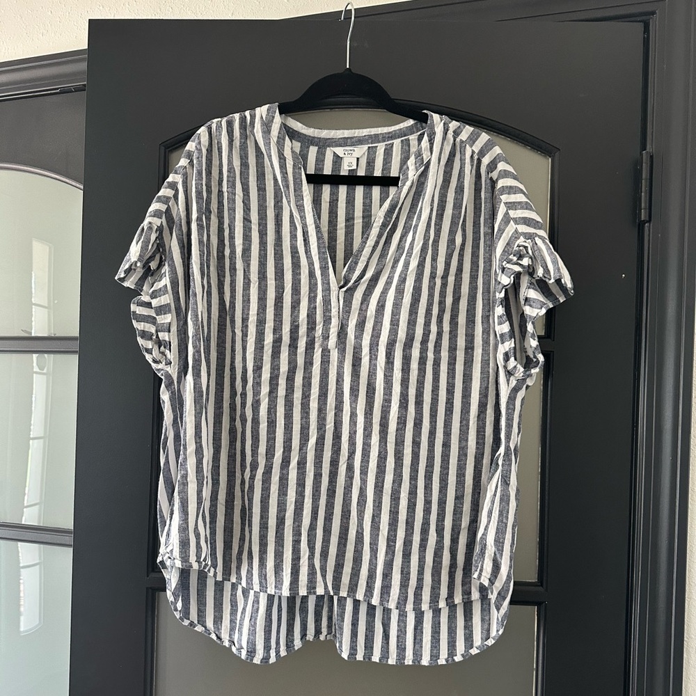 Crown & Ivy high low linen shirt 1X navy and white